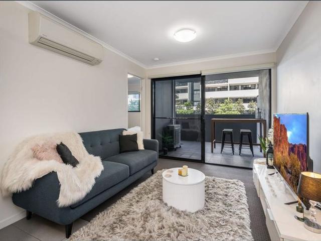 EXECUTIVE STYLE 6TH FLOOR 2 BEDROOM APARTMENT