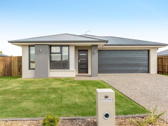 Executive Style Family Home in sought after Meringandan West