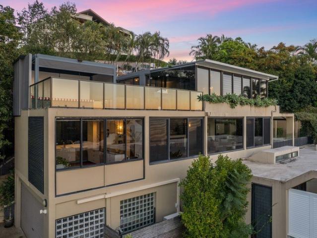Executive Style Living with Stunning City Views