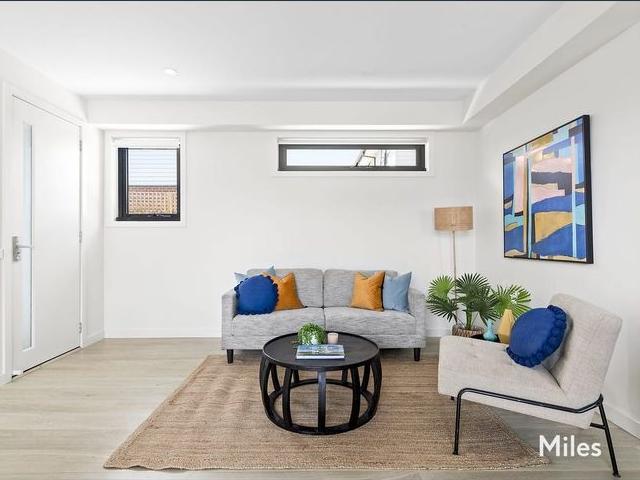 EXECUTIVE STYLE LIVING!
