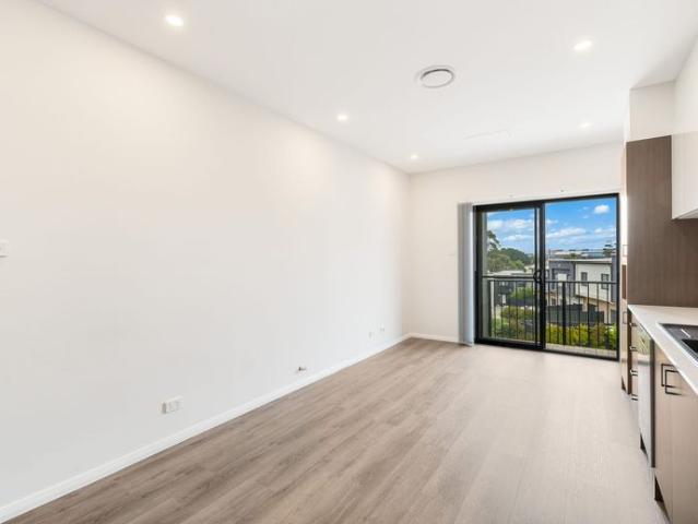 ✨ Executive Style Townhouse Living in the Heart of Mayfield