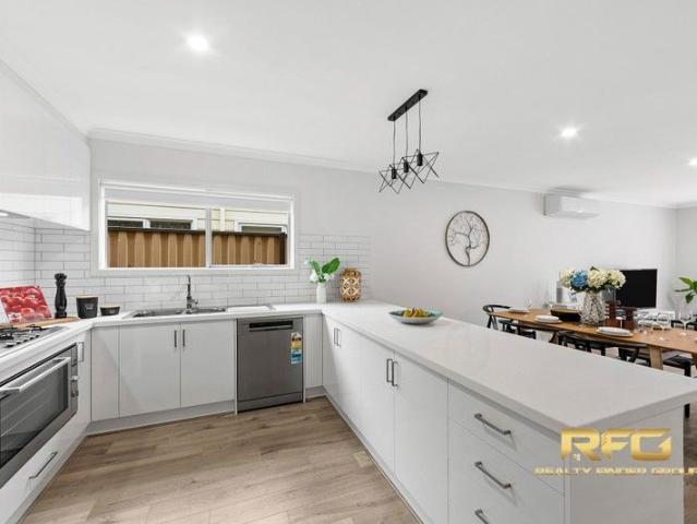 Executive Style Townhouses In Prime Location