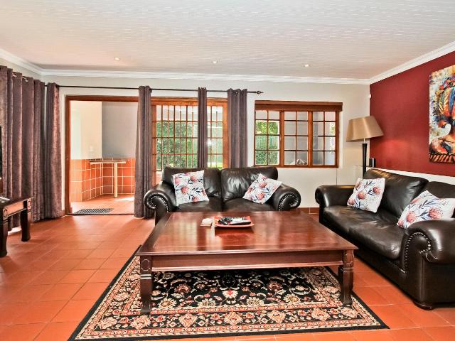 Executive Pool Cottage Fully Furnished and Equipped!