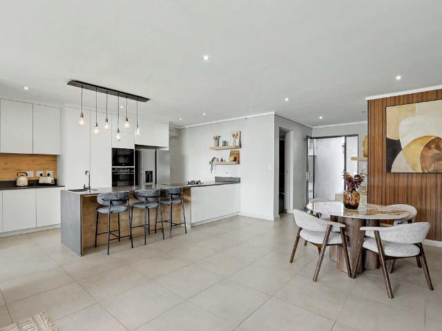 Executive Penthouse Living in Midstream