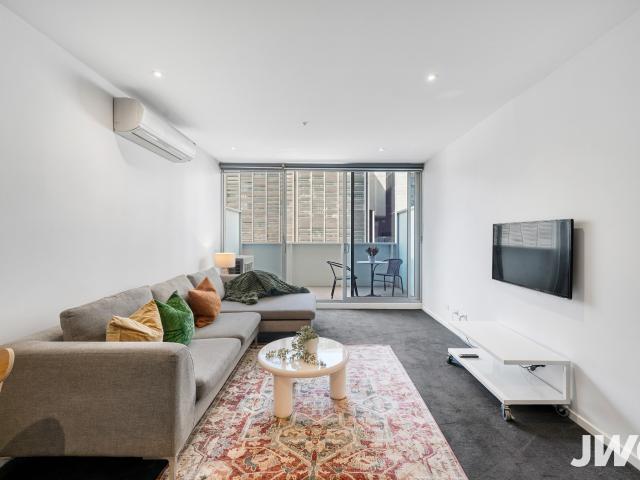 EXECUTIVE PRIVATE APARTMENT — HOTEL STYLE LIVING WITH YOUR OWN SPACE