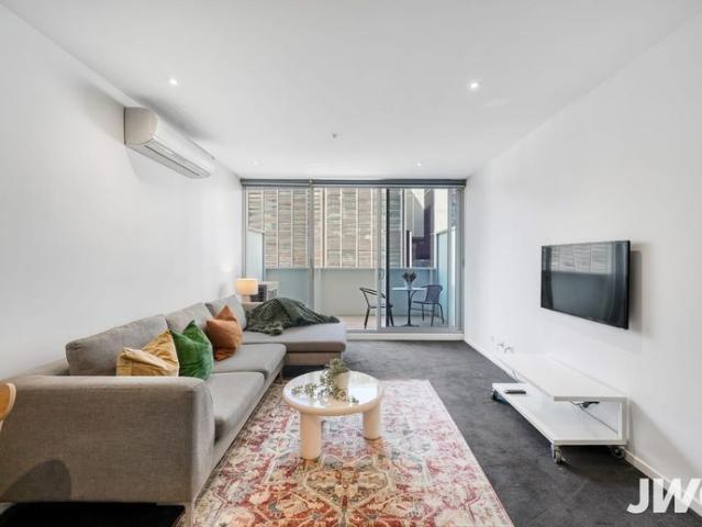 EXECUTIVE PRIVATE APARTMENT — HOTEL STYLE LIVING WITH YOUR OWN SPACE