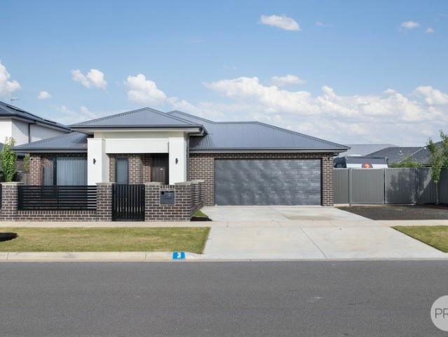 Side Access, Space & Style in Family Friendly Lucas