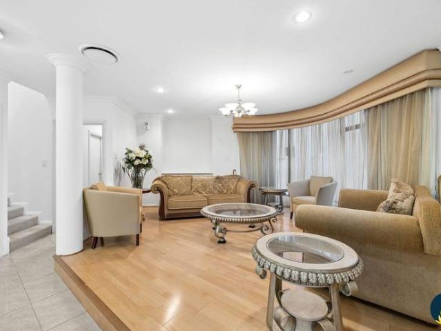 Executive Retreat with River Frontage