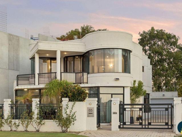 Executive Retreat with River Frontage