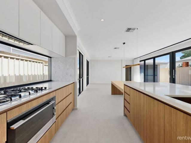 EXECUTIVE RESIDENCE IN IDEAL LOCATION