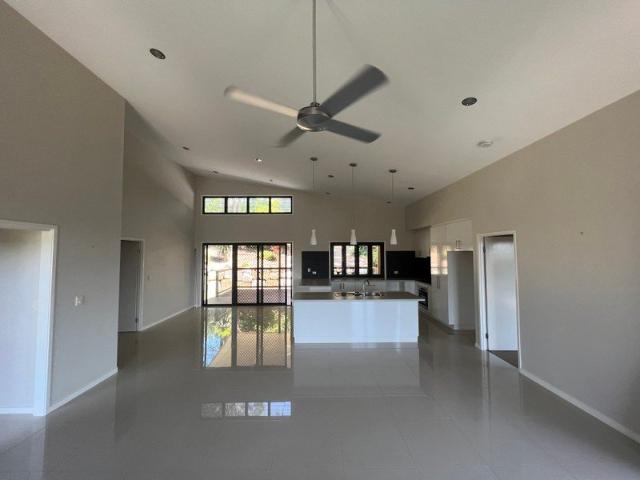 Executive Residence Set is Cul de sac. Magnificent Views