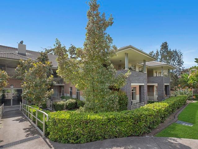 EXECUTIVE RESIDENCE | WALK TO KELLYVILLE PLAZA!