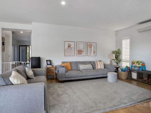 Executive Riverside Living on a Grand Scale
