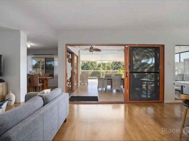 Executive Riverside Living on a Grand Scale