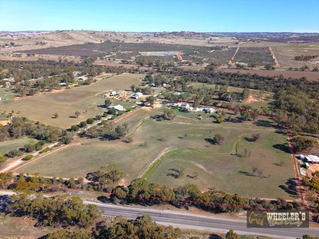 Executive Rural Lifestyle Retreat On Close To 15 Acres Near Historic York!