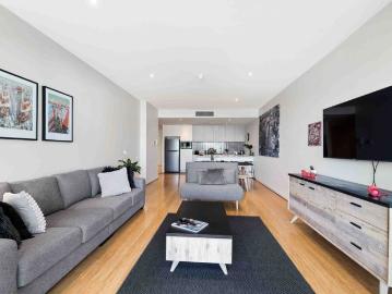 Executive Waterfront Apartment – Fully Furnished | 2 Bed | 2 Bath | 2 Car Park |