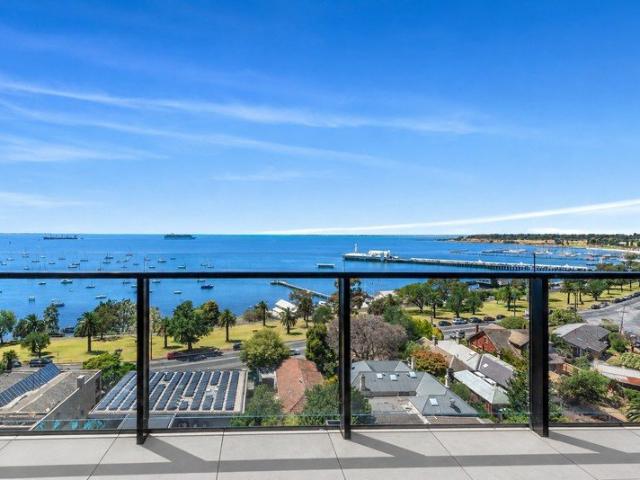 Executive Waterfront Living