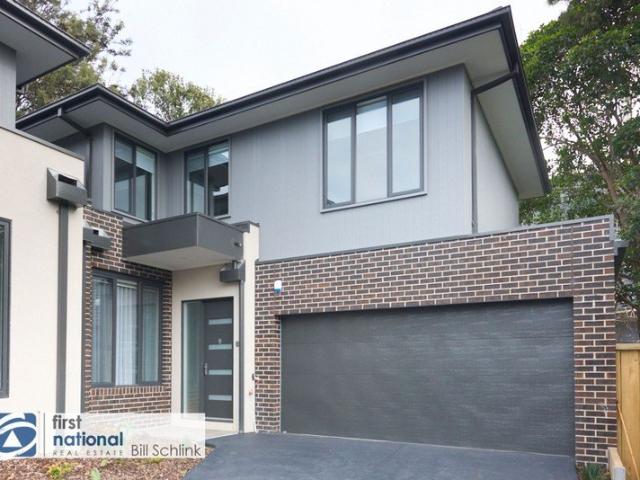 EXECUTIVE TOWN HOME IN BALWYN