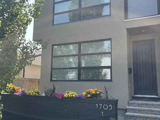 Executive Townhouse in Heart of Marda Loop — 3 Bedrooms Fourplex