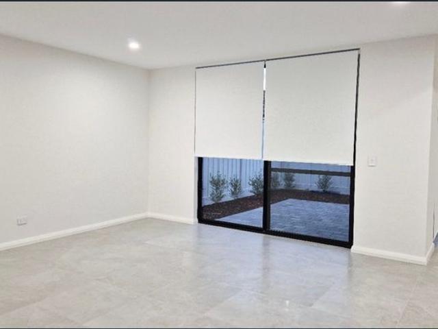 Executive Townhouse Living in the Heart of East Victoria Park