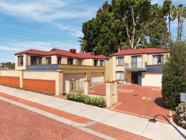 Executive Townhouse Living in a Premier Location