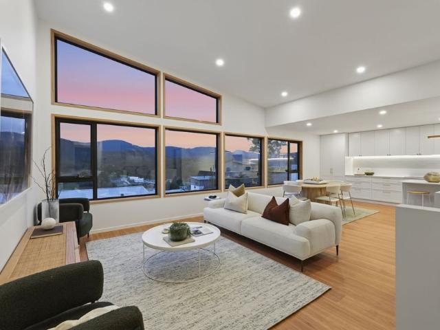 Executive Townhouse with Mountain Views