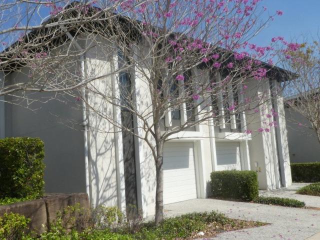 EXECUTIVE TOWNHOUSE