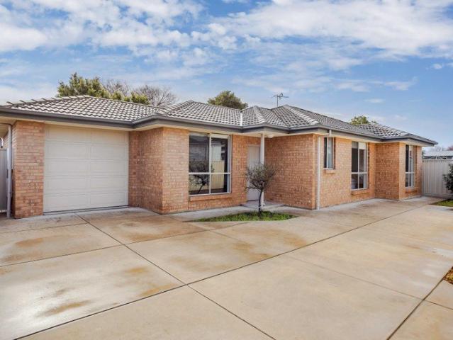 Executive Torrens Title Living in a Tightly Held Mile End Address