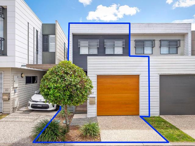 Executive Terrace Home in Prime Robina Location