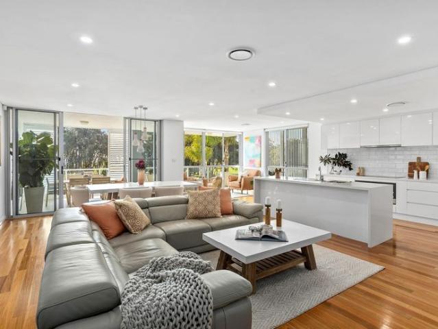 Executive three bedroom apartment in Prime North Wollongong Location