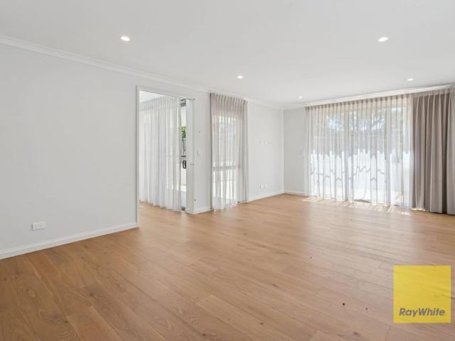 Executive Two Storey Residence in Sought After Shenton Park