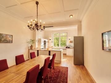 Executive Villa Cologne Deutz: 219sqm on 2 floors with private garden. High end furnished, home office, near Messe & Rhine. All in rate