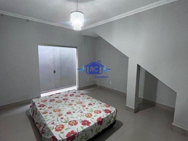 Exelente Casa em Alto Padrao Bairro Rochedo..1° Andar Possui 6 Vagas e 01 Lavabo. 2° Andar: Cozin