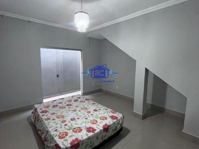 Exelente Casa em Alto Padrao Bairro Rochedo..1° Andar Possui 6 Vagas e 01 Lavabo. 2° Andar: Cozin