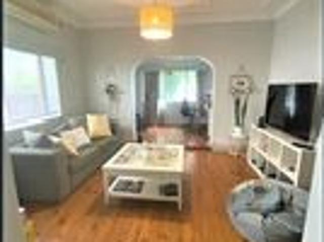 Exellent location, walk to the beach !