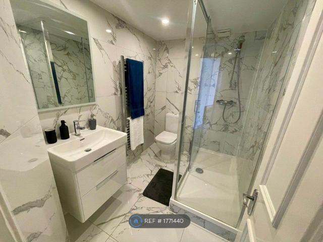 Exide House, London WC2H, 3 bed flat to rent, £5,345 pcm | PrimeLocation