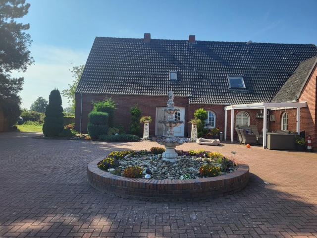 Exkl. Einfamilienhaus, nähe Norddeich mit Pool, Sauna, Pferdehaltung