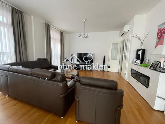 Exklusieve 3 Zimmer Wohnung mit Loggia, Stellplatz, Fußbodenheizung, Gäste WC, Klimaanlage