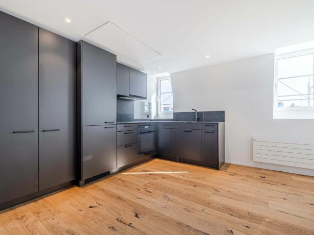 EXKLUSIV: 3.5 Zimmer Wohnung mit modernem Ausbaustandard Und 360° Dachterrasse