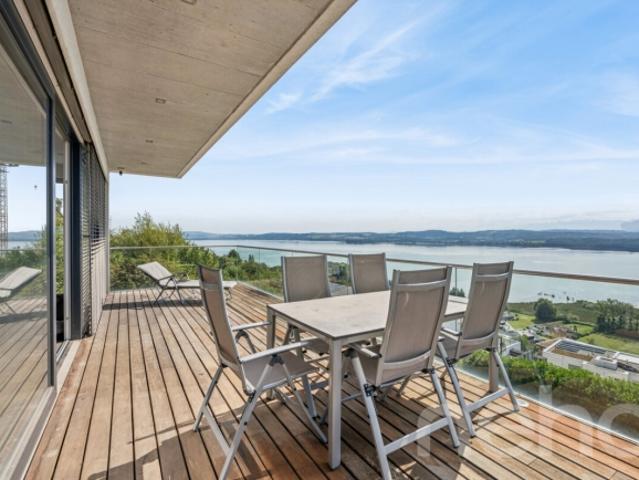 Exklusiv Vom Architekt entworfene Villa mit Blick auf den Lake Murten