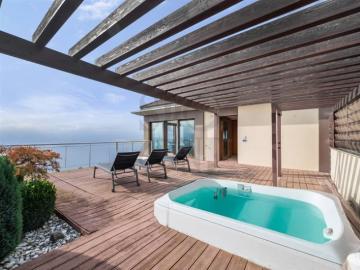 Exklusiv von einem Architekt entworfene Villa mit atemberaubendem Panorama