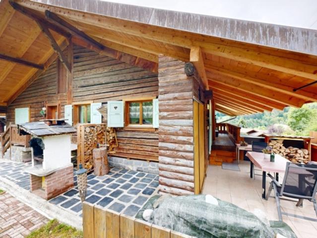 Exklusiv wunderschöne Wohnung in einem renovierten historischen Chalet