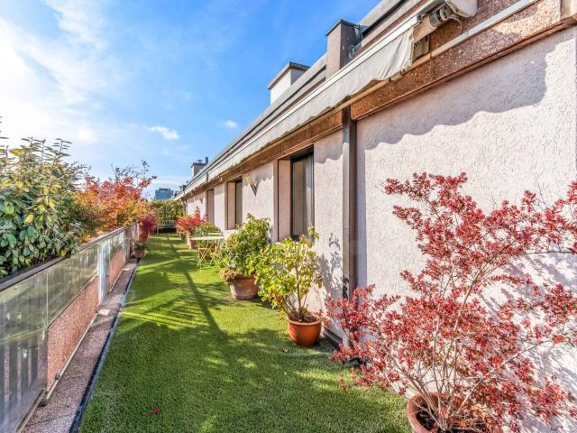EXKLUSIV: Wunderschönes Penthouse mit 6 Zimmern und einer Terrasse von 141 m²