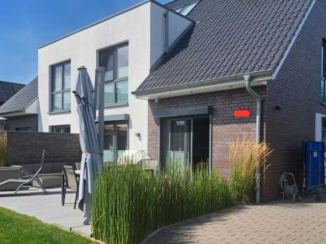 Architekten Doppelhaushälfte in Kummerfeld nähe Hamburg Exklusiv!