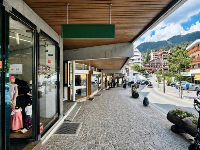 EXKLUSIV – Arkade von 167 m² zu mieten in Crans Montana