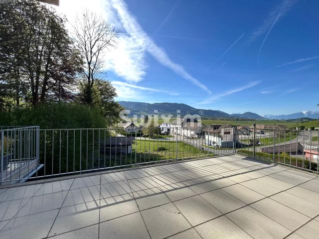 Exklusiv! Wunderschöner Dachboden mit ungehindertem Blick auf die Berge!