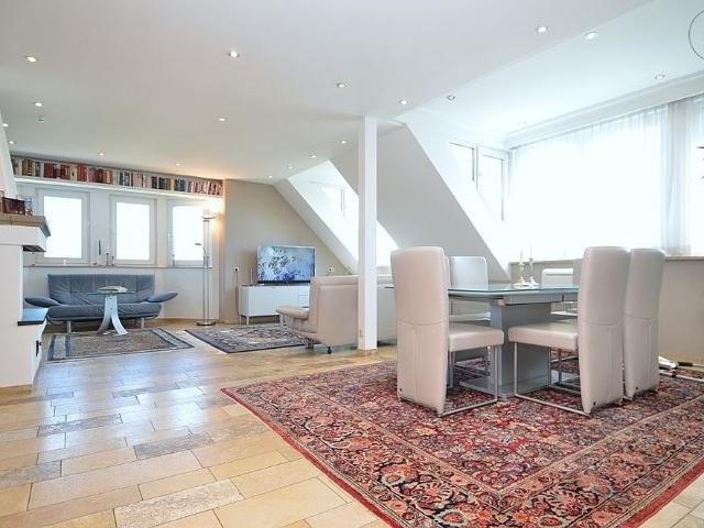 Exklusiv ausgestatte Wohnung mit WLAN, Balkon, Stellplatz und Klimaanlage in Nürnberg/Neunhof