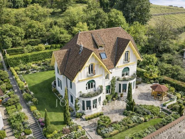 EXKLUSIV: Außergewöhnliches Anwesen mit Panoramablick