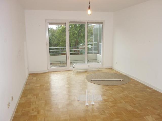 EXKLUSIV BILK NÄHE UNI HELL + RUHIG MIT BALKON KOMPLETT PARKETT WANNENBAD TG STELLPL. / 2. ETAGE