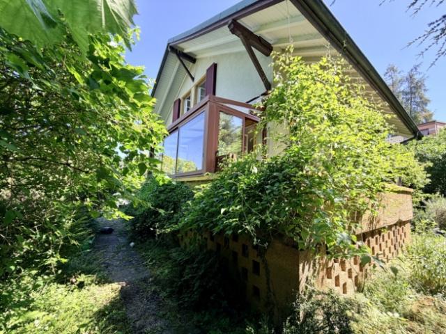 Exklusiv – Chailly – Haus des Charakters in einem poetisch grünen Setting